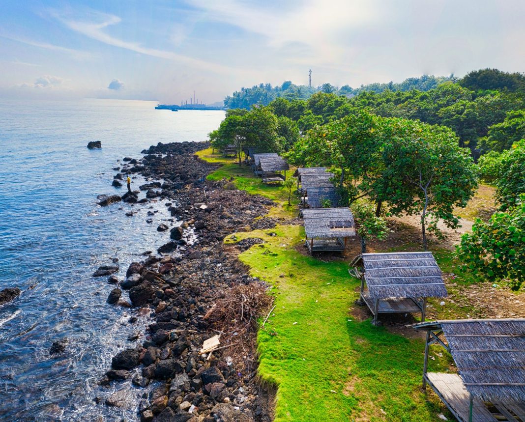 Pantai Lasiana Kupang saat senja