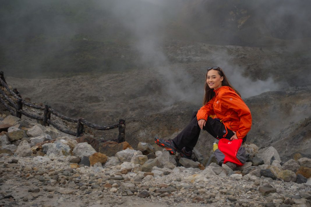 Desa Waturaka di kaki Gunung Kelimutu dengan sawah terasering warga