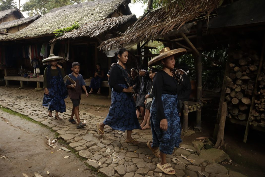 Rumah adat Kampung Ratenggaro di Sumba Barat Daya, NTT