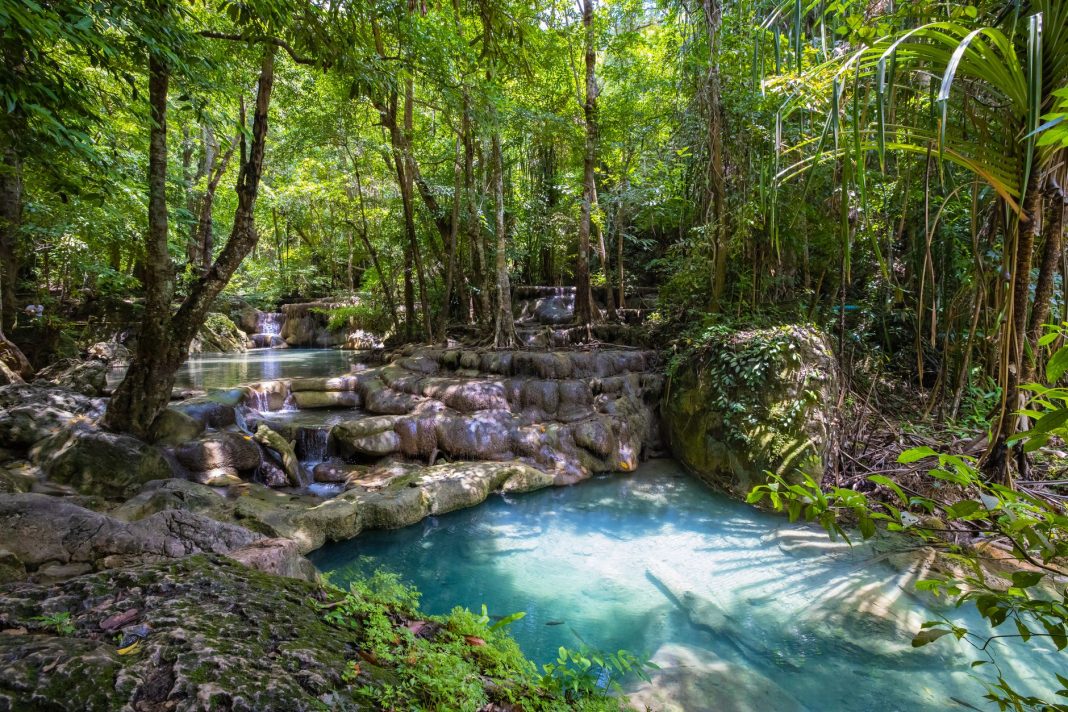Air Terjun Oehala bertingkat di kawasan hutan Mollo Selatan, SoE, NTT